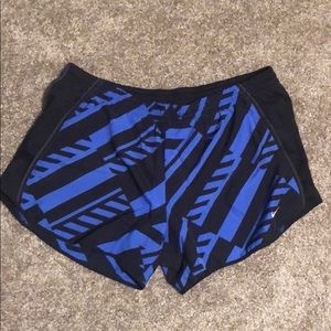 Size large Nike temp shorts